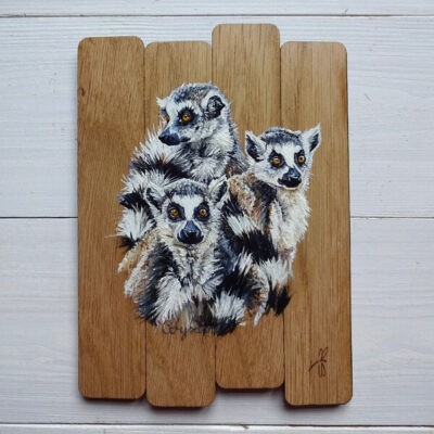 Trio lemur oak panel
