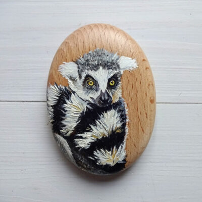lemur art pebble